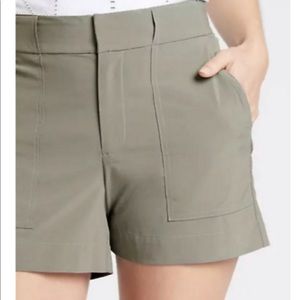 Athleta Tribeca Utility Short Olive